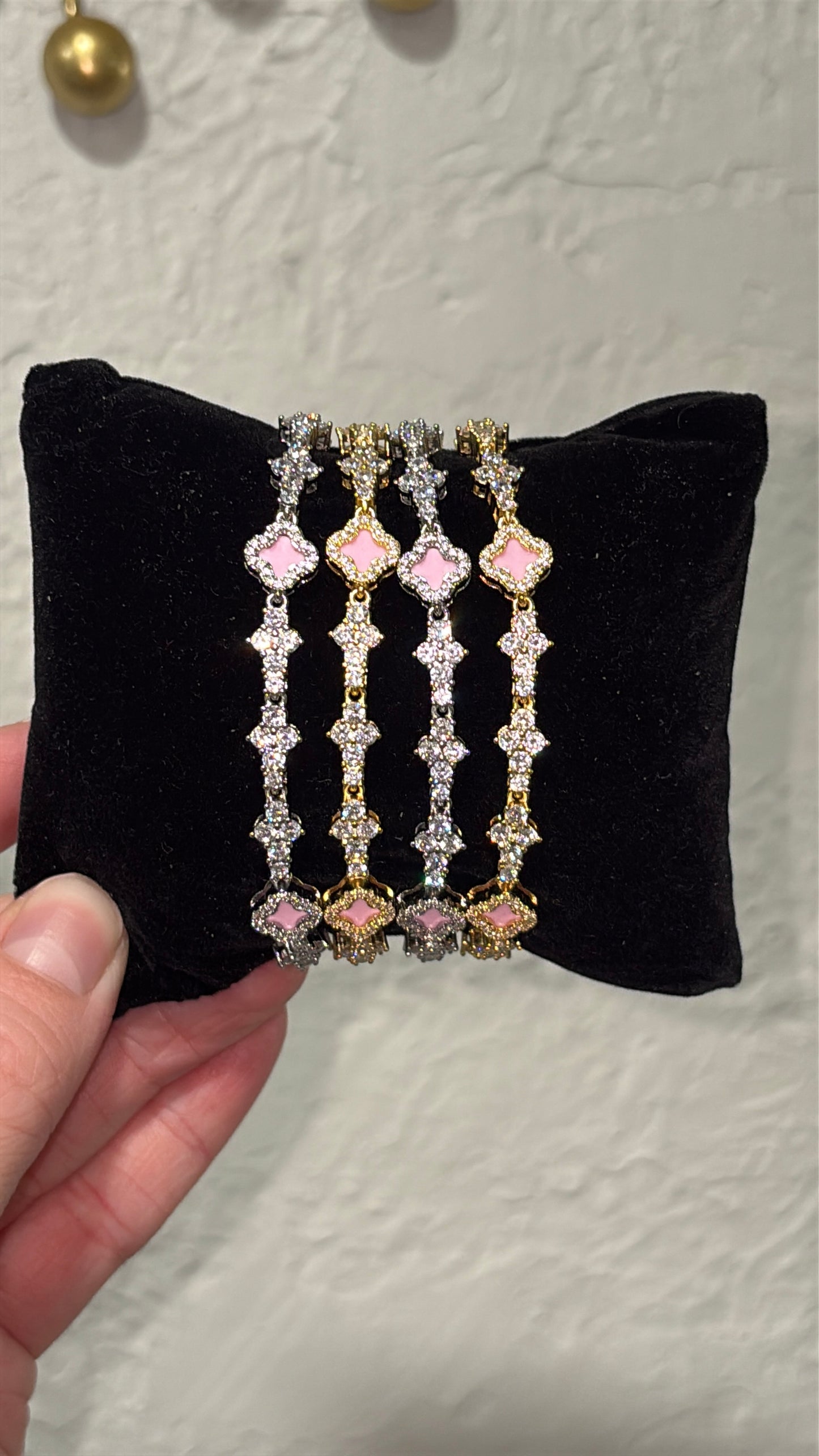 SILVER & PINK CLOVER