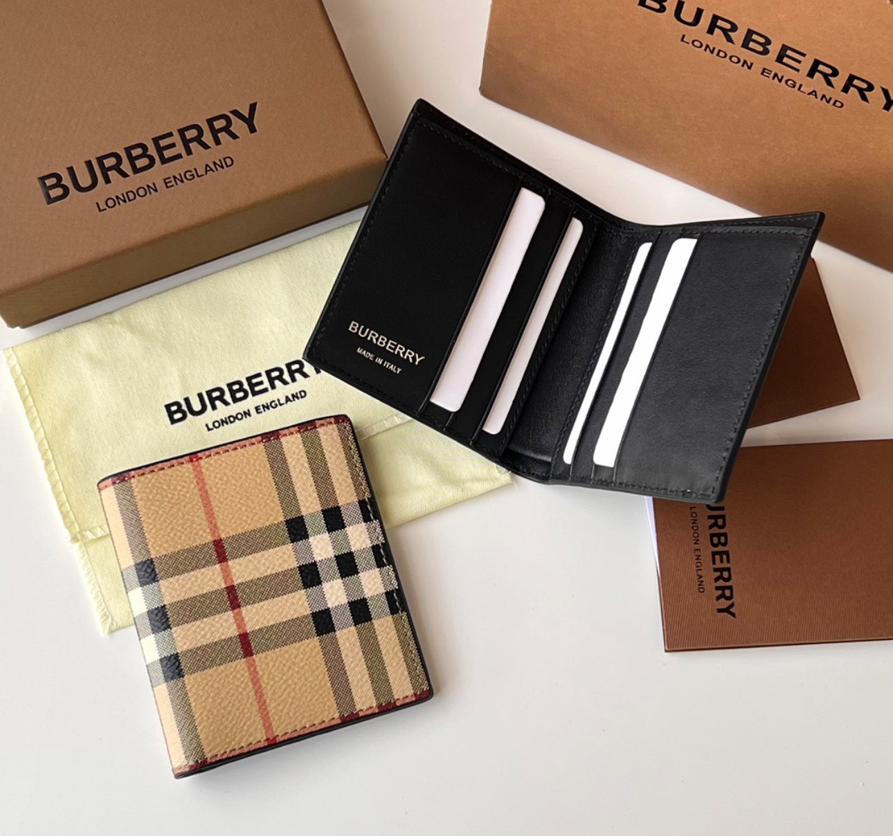 WALLET B