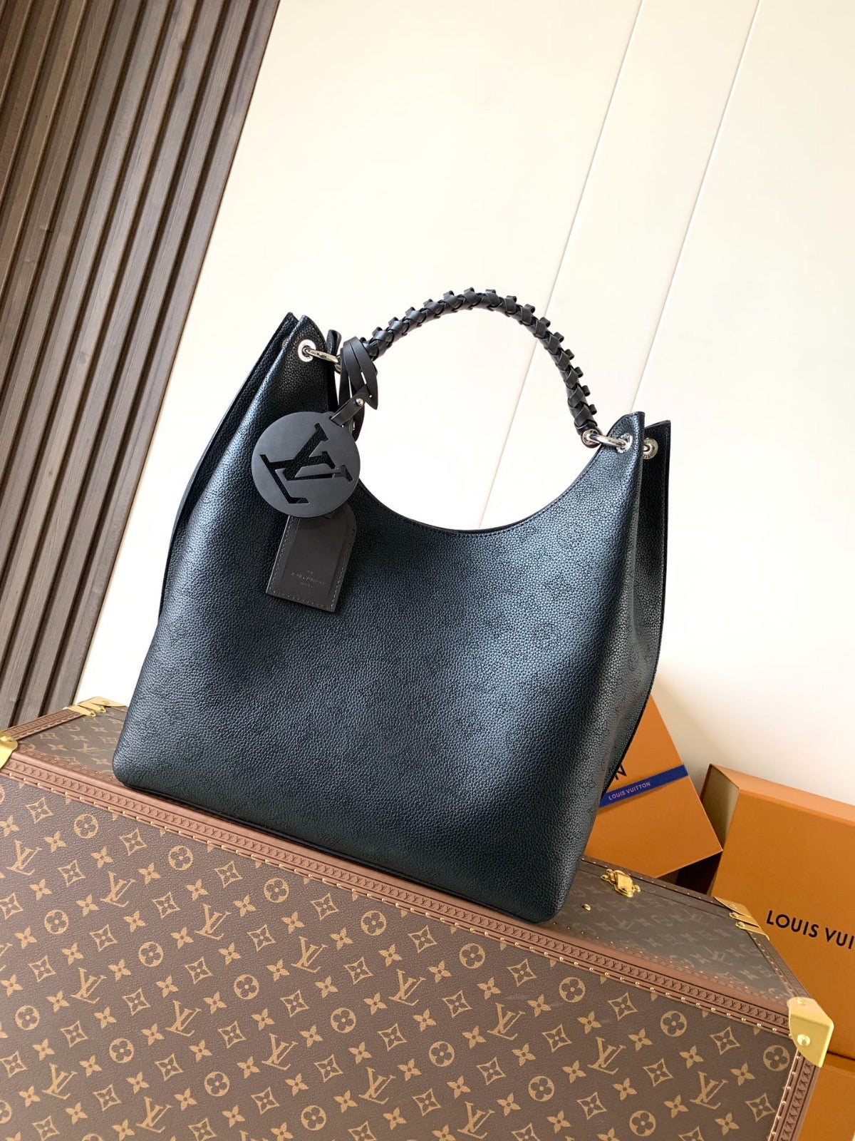 LARGE SHOULDER BAG