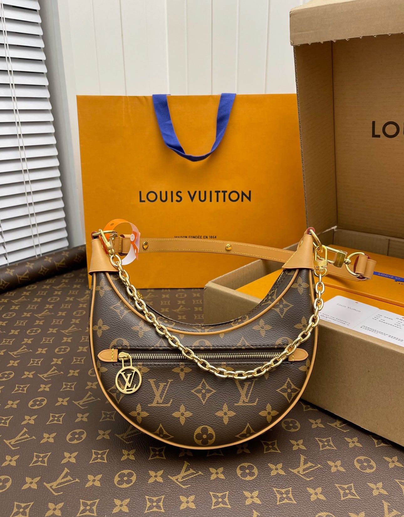 LV BAG