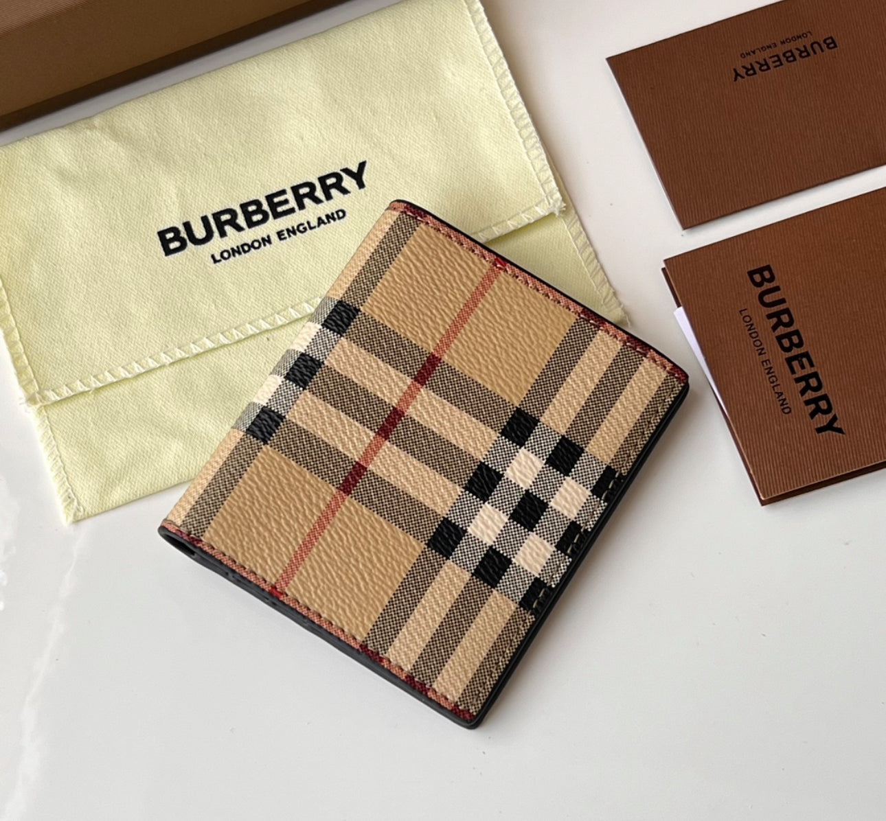 WALLET B